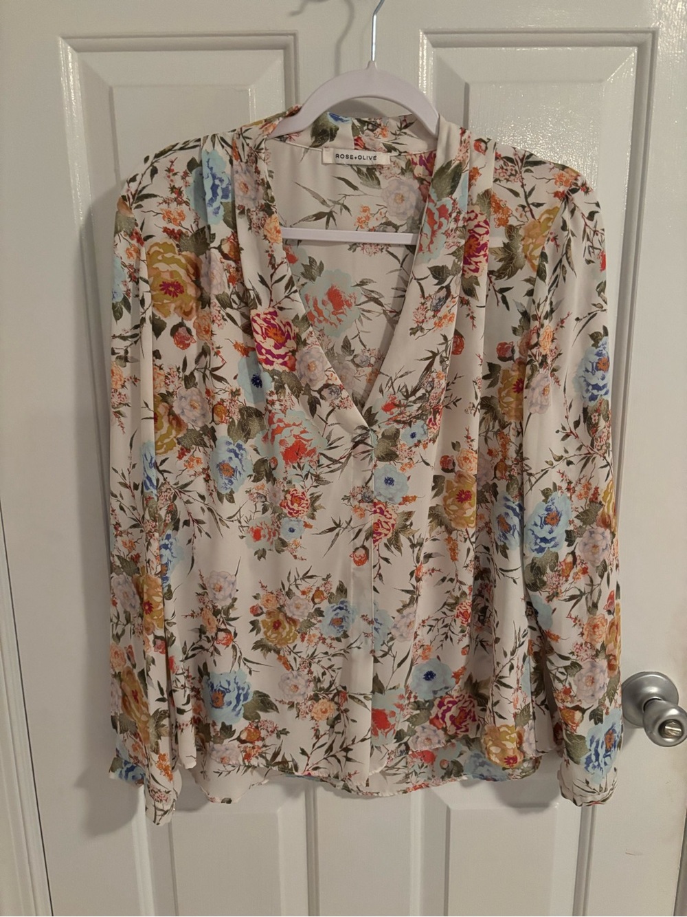 Make offer! Rose & Olive Cream Floral V-Neck Long Sleeve Blouse Medium